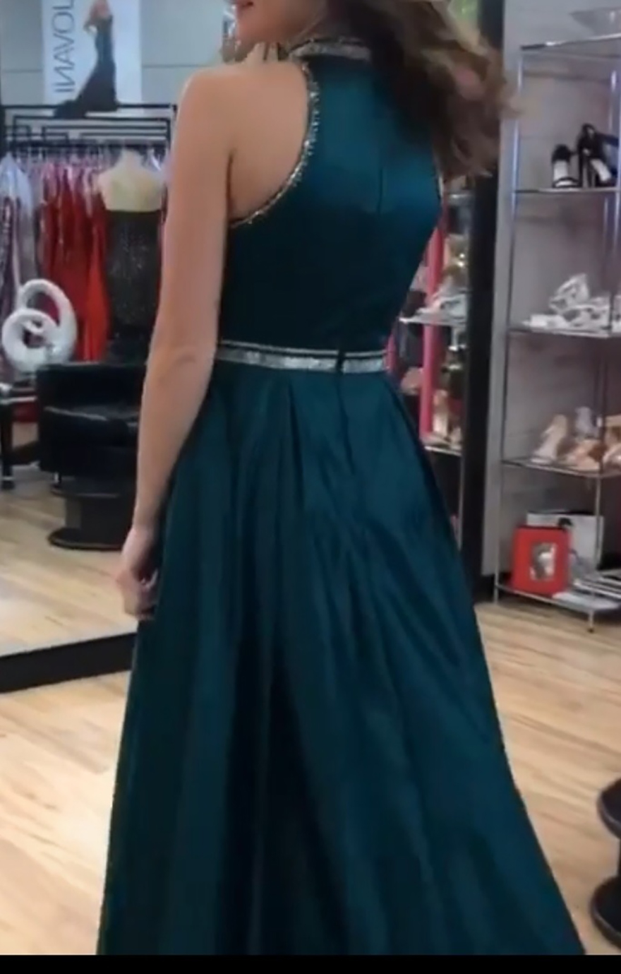 Dark Green Evening Dresses Mermaid Africa Dresses Sequins Lace Ruffle Formal Evening Gowns Sheer Neck Zipper Back Prom Dress