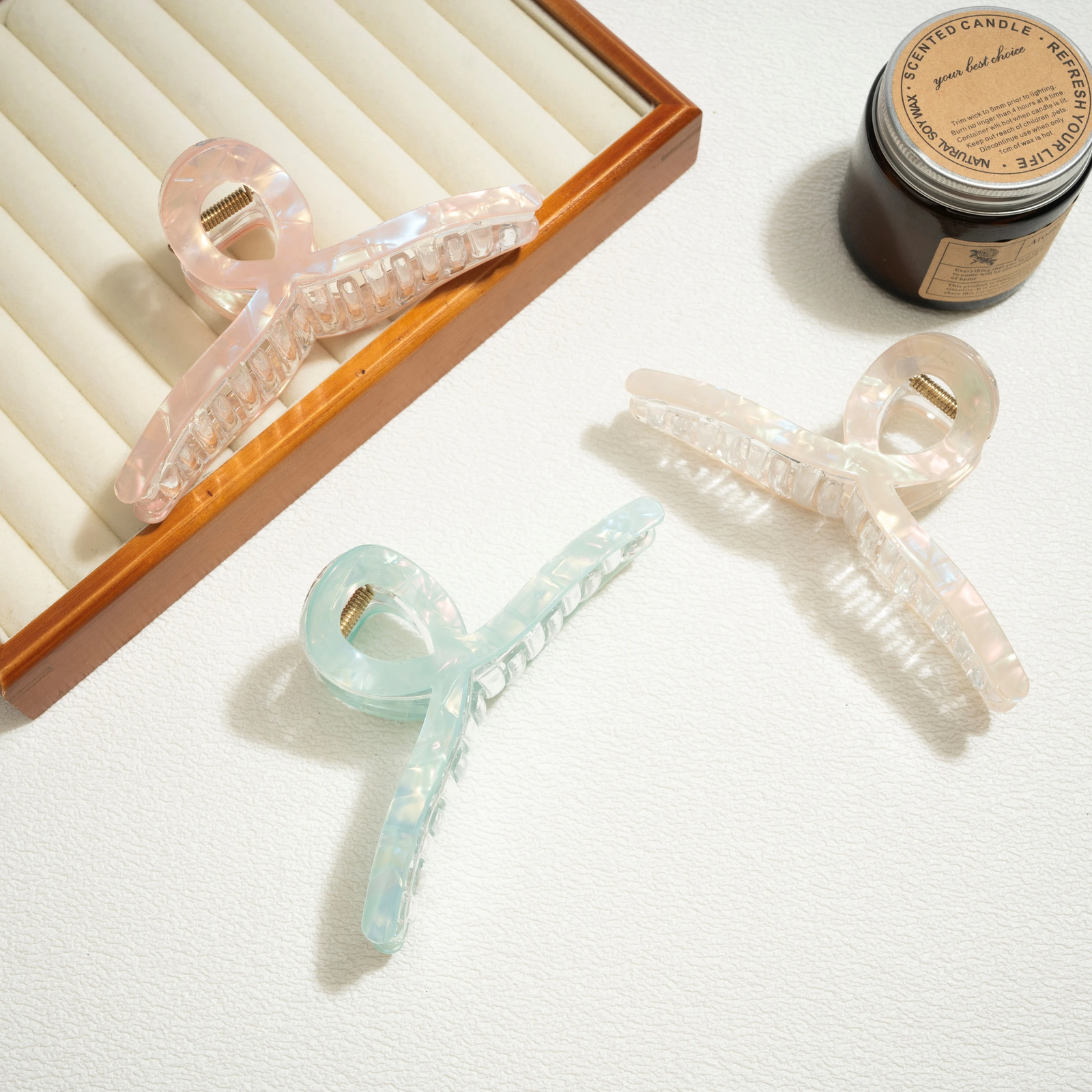 2025 Symphony Fashionable and Exquisite Hair Accessories Claw Clip for Women Cute Girl Pink Shark Teeth Crab Elegant Ladies Hair Claws 250106