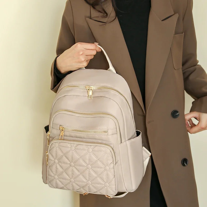 High Quality Large Capacity Nylon Fashion Backpacks Solid Zipper Commute Backpacks for Women Casual Versatile 250102