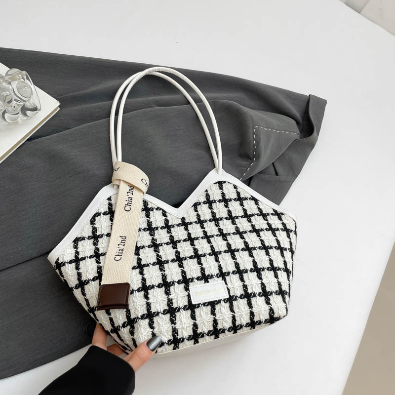 Fashion large capacity single shoulder women 2025 new summer hot senior sense commuter bucket bag checkerboard Geometric shape free shipping
