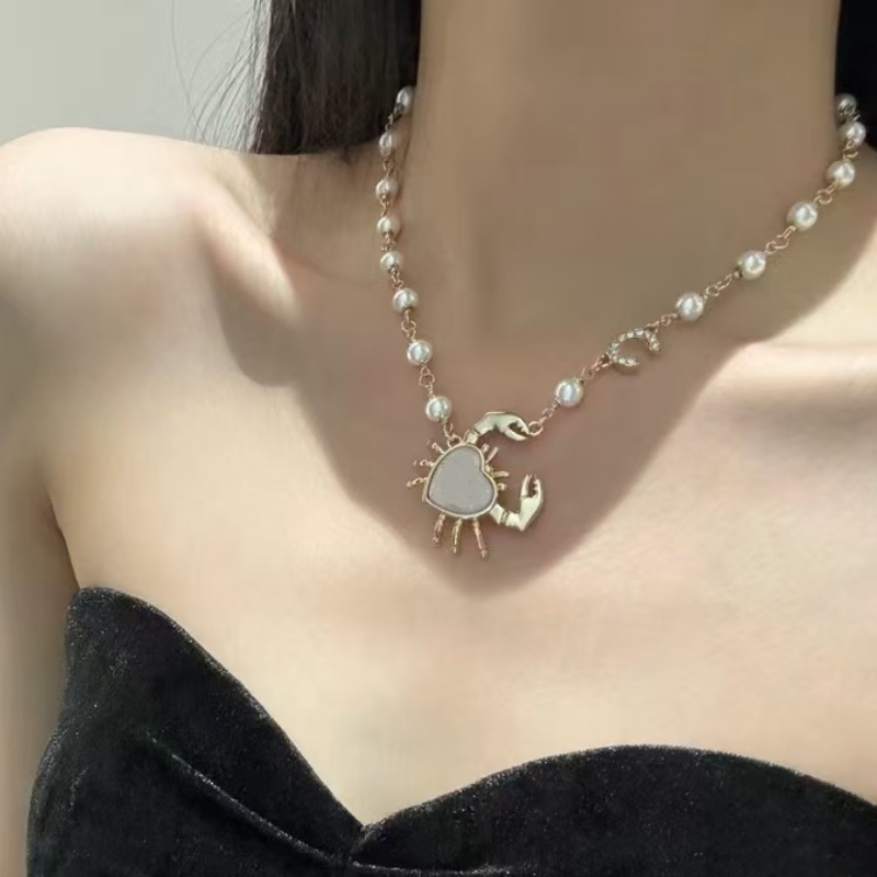 2025 New Women Luxury Earrings Gold Plated Bling CZ Letter Crab Earrings Studs Necklace For Girls Women For Party Wedding Nice
