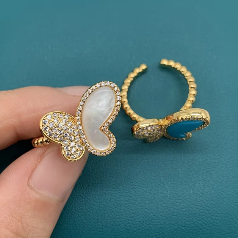 Shiny Butterfly Necklace Exquisite Clavicle Chain For Women Girl Light Ladies Party Neckchain Bracelet Ring Jewelry Set 250102