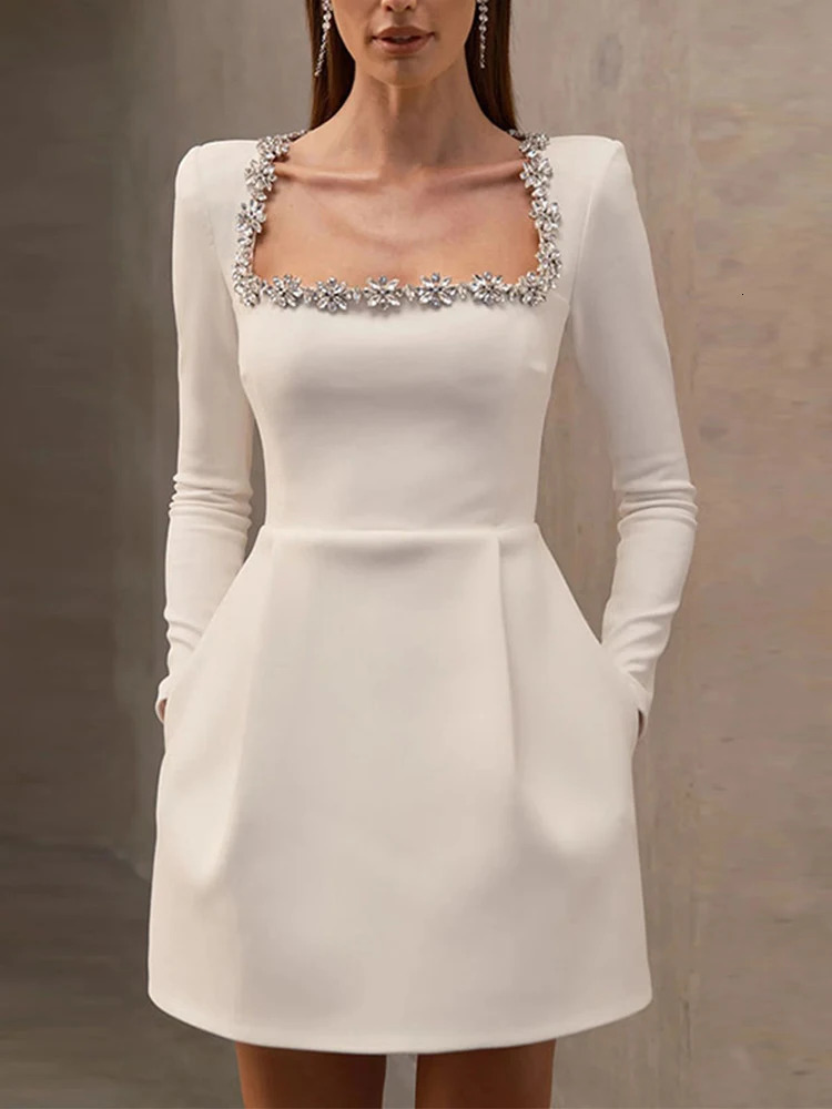 Square Collar Velvet Dress Diamond Studded Long Sleeved Slim Fit Evening Gown Waist Cinching Vintage Womens Short Dresses 250103