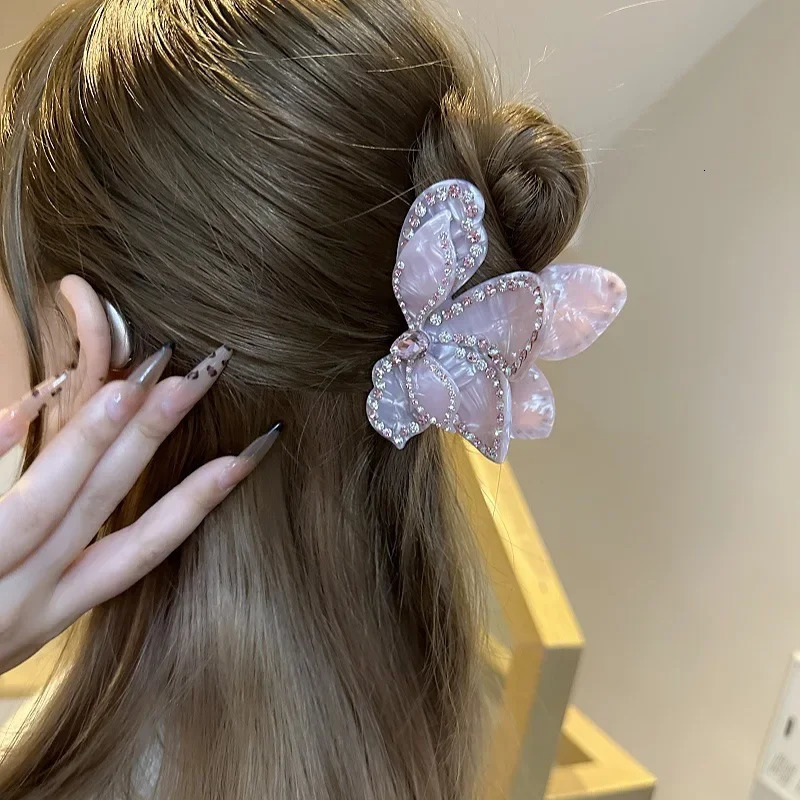 Zhao Lusi Triangle Plum Clip Korean Delicate Vinegar Flower Diamond Shark Clip Elegant Light Hairpin 250106