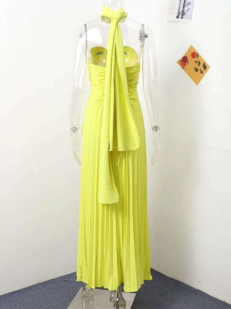 Elegant strapless pleated dress for women sexy sleeveless and backless long dress 2025 spring womens evening dress party dress 250103