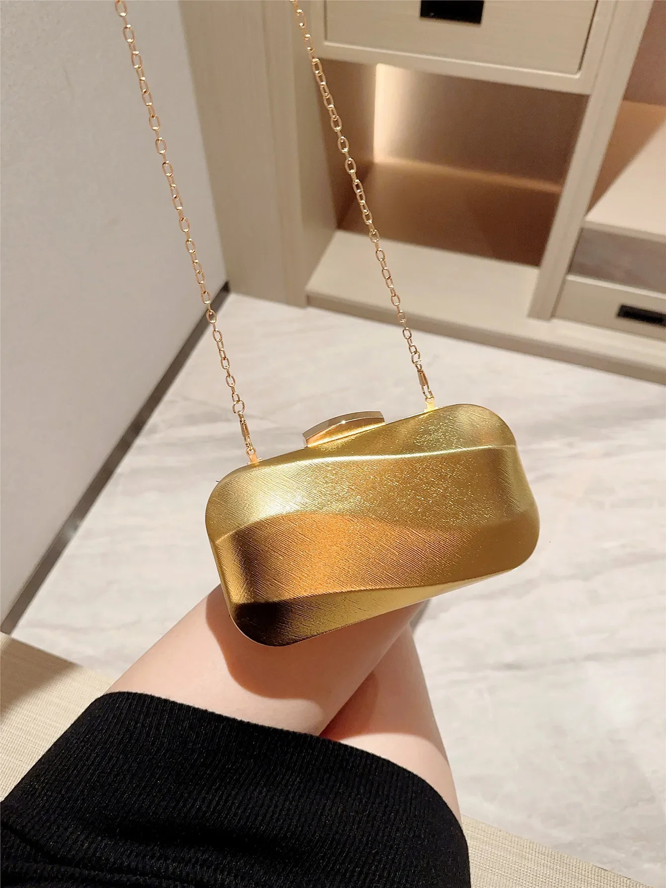 High end textured square box shaped evening bag wedding bag 250103