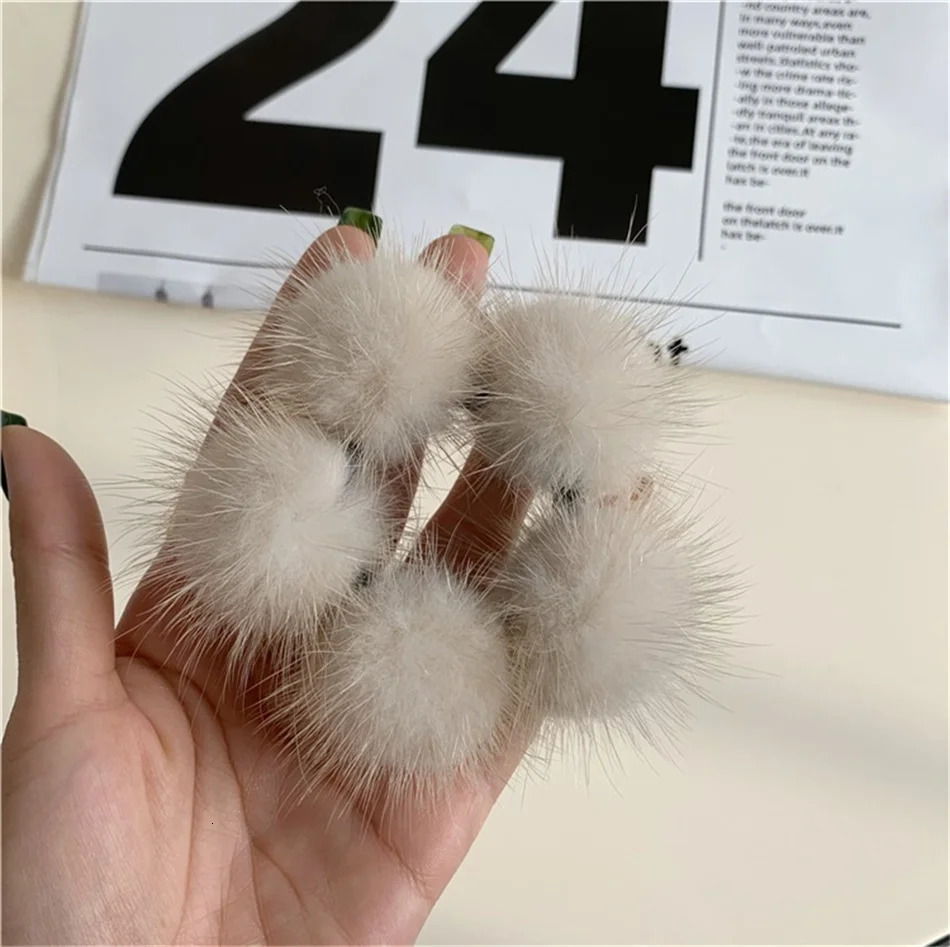 Fsahion Soft Hair Scrunchies Women Mink Fur Ball Cute Plush Elatic Hair Rope Rubber Band Ponytail Holder Headband Accessories 250106