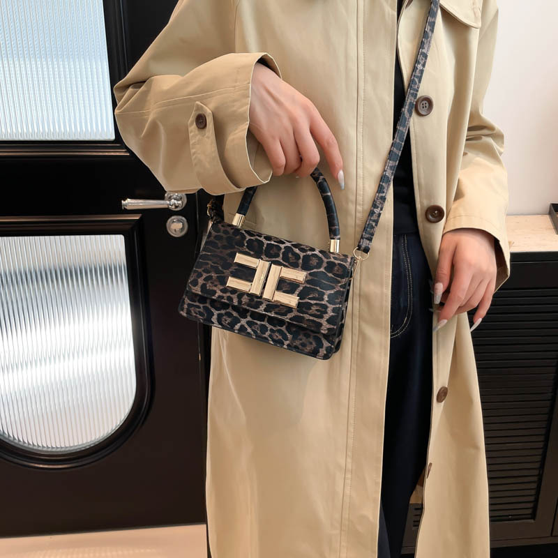 2025 Designer Winter new square 3 small shoulder crossbody foreign personality handbag women's bag 2025 free shipping