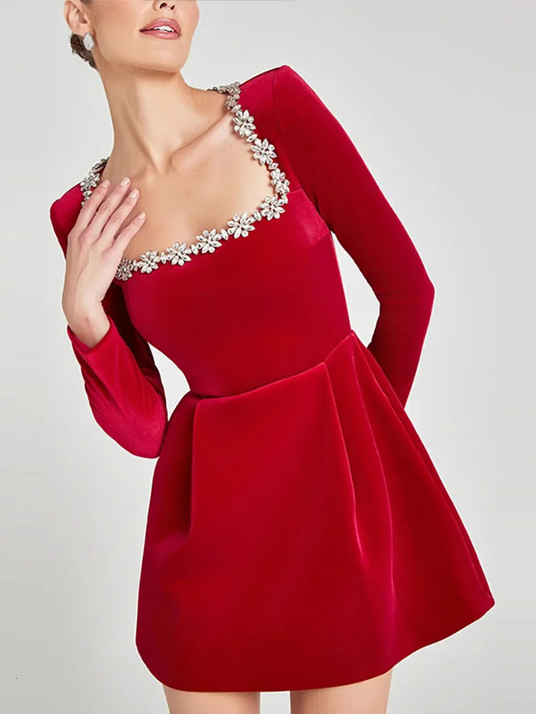 Square Collar Velvet Dress Diamond Studded Long Sleeved Slim Fit Evening Gown Waist Cinching Vintage Womens Short Dresses 250103