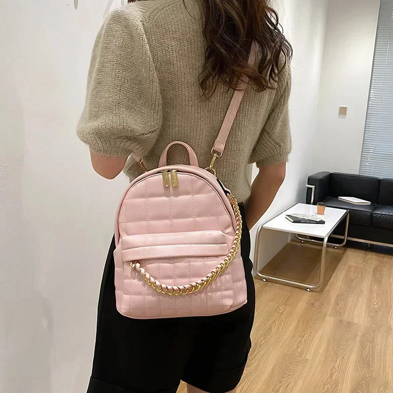 Fashion Women Leather Backpack Chain Teenage Shoulder Bag Backpacks Rucksack Small Female Daypack Bags 250102