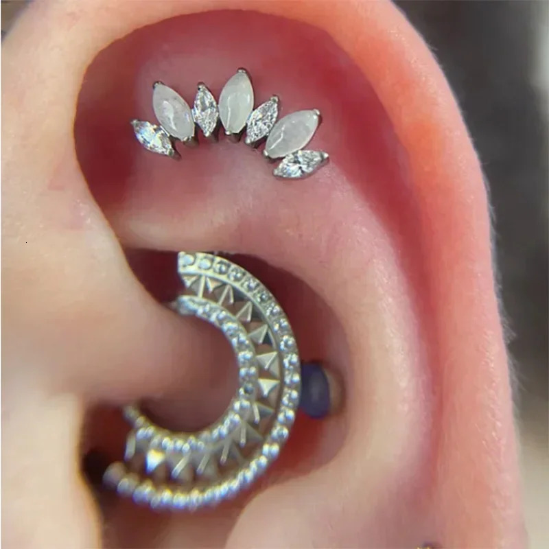 ASTM F-136 Ear Nose PIERC Cartilage Earring Piercing CZ Paved Side Rings Segment Hoops Clicke Tragus Ring Jewellery 250103