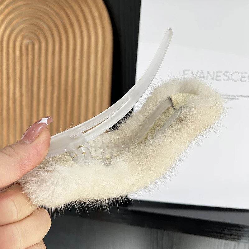 14cm Real Mink Fur Hair Clip Large Size Hairpin Barrettes For Women Girls Ponytail Temperament Clamps Hair Accessories 250106