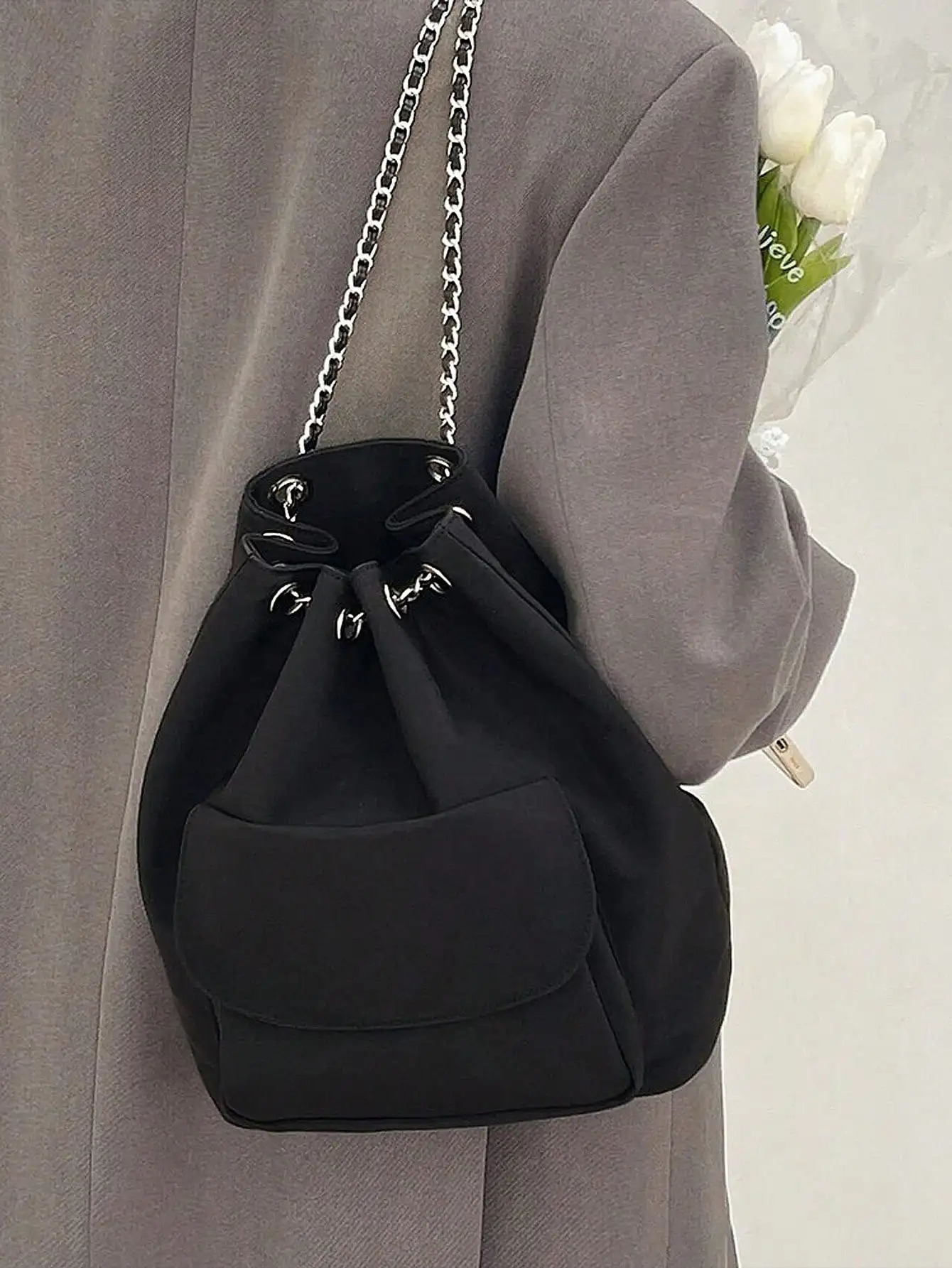 Minimalist casual silk black chain bucket bag Korean version drawstring large capacity commuting backpack 250102