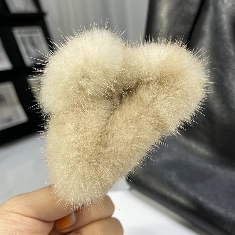 Women Cute Hairpin Plush Natural Mink Fur Hair Claw Elegant Temperament Real Fur Hairgrips Fashion Hair Accessories 250106