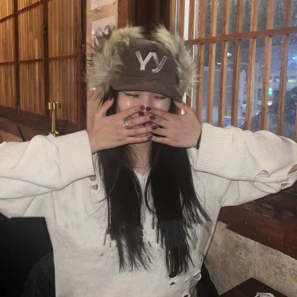 Retro Korean Style Corduroy Baseball Cap Casual Warm Feather Baseball Hat Fur Letter Y2k Peaked Cap Women 250106