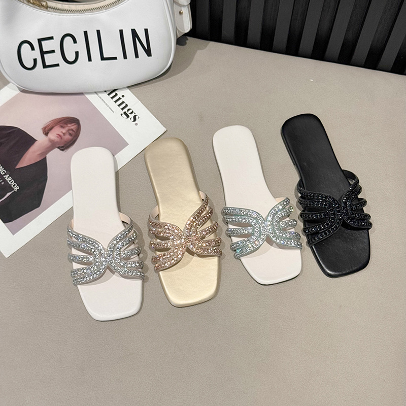 Black Foreign trade cross-border large size slippers women wear 2025 summer new fashion all-in-one low heel flat flip-flops