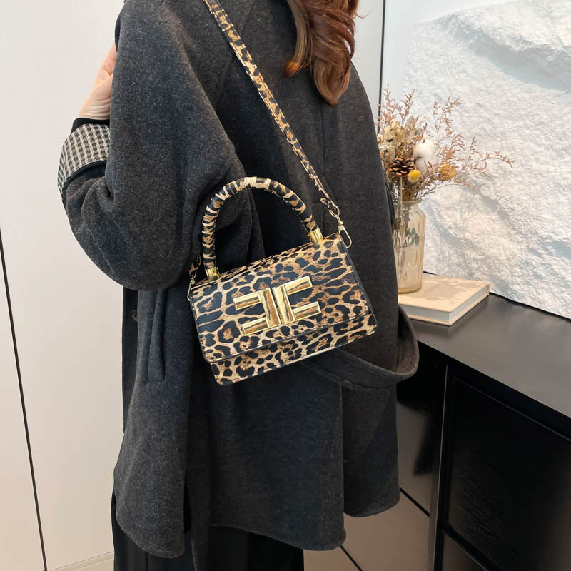 2025 Designer Winter new square 3 small shoulder crossbody foreign personality handbag women's bag 2025 free shipping