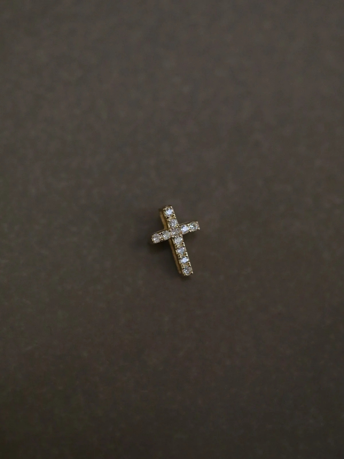 GOLDtutu 9k Real Gold Mini Cross Pendant Exquisite Minimalist Personalized For Women Necklace kj489 250106