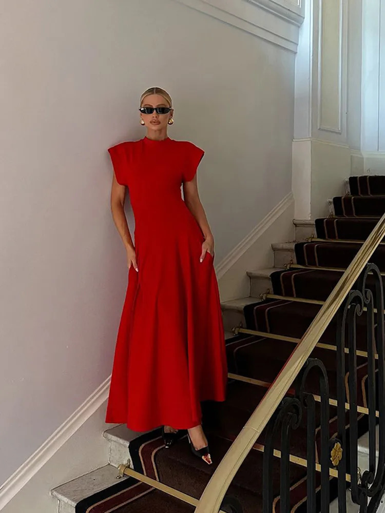 Elegant solid high waisted spliced long skirt fashionable O-neck shoulder pad sleeveless robe for women spring 2025 high street dress 250103