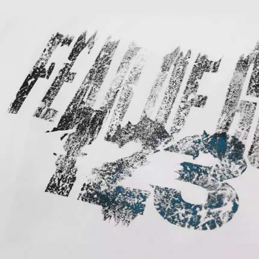 Trendy brand new FOG RRR123 digital letter printed shoulder T-shirt for men, stylish and versatile short sleeved shirt