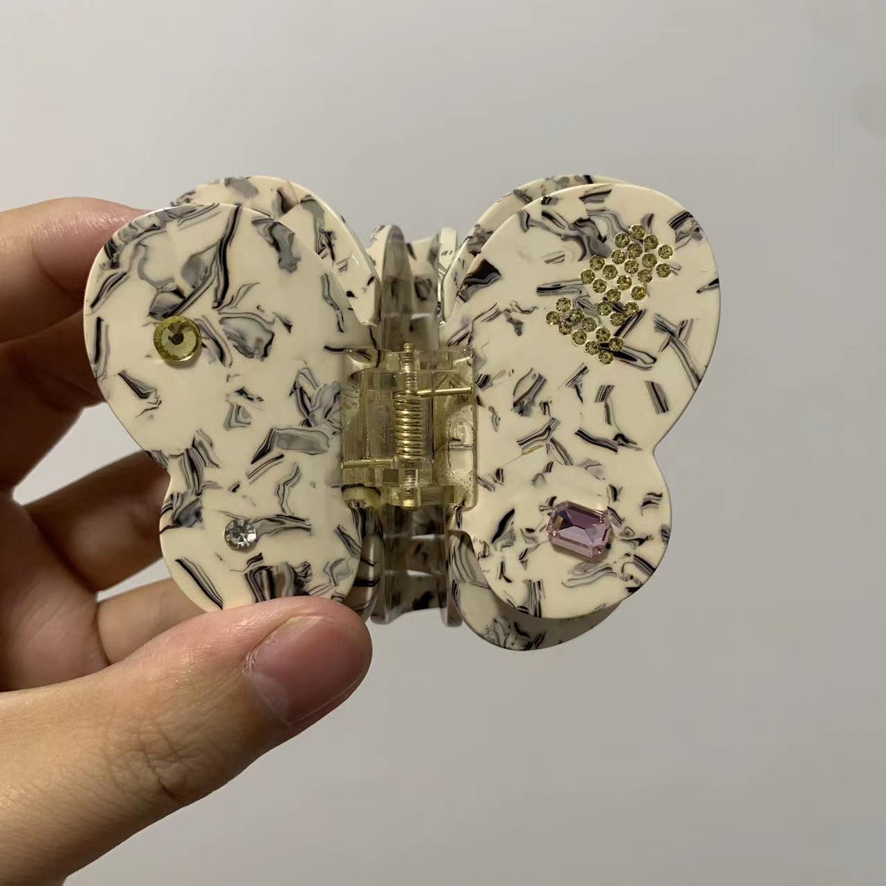 Non-marking acetate scratch clip butterfly shark clip hair clip hair accessories senior sense of cute headdress dopamine Yiwu accessories