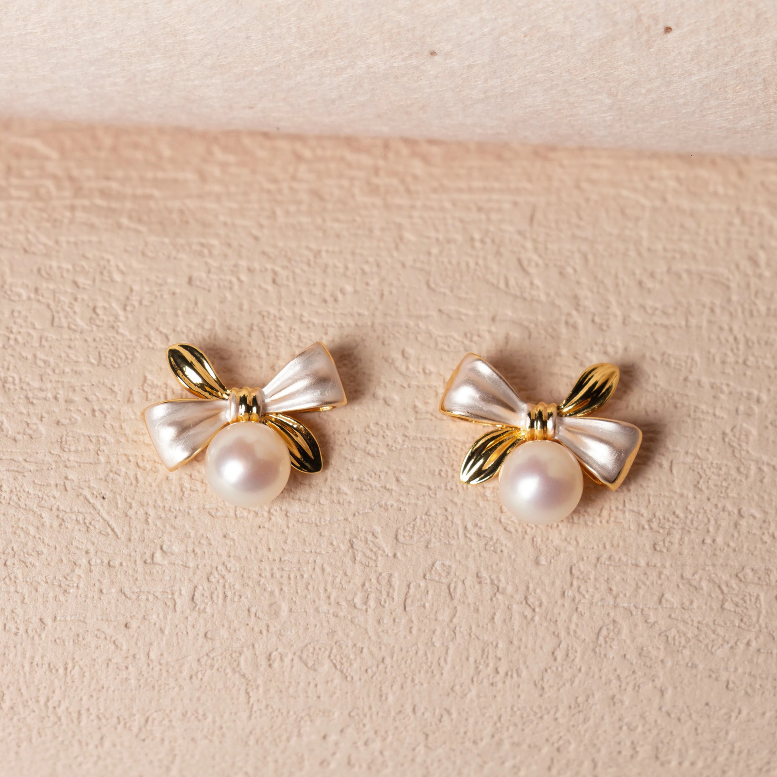 Fashion Simple Bow Natural Freshwater Pearl 14K Gold Filled Jewelry Pendant For Women Necklace Pearl Jewelry Set 250102