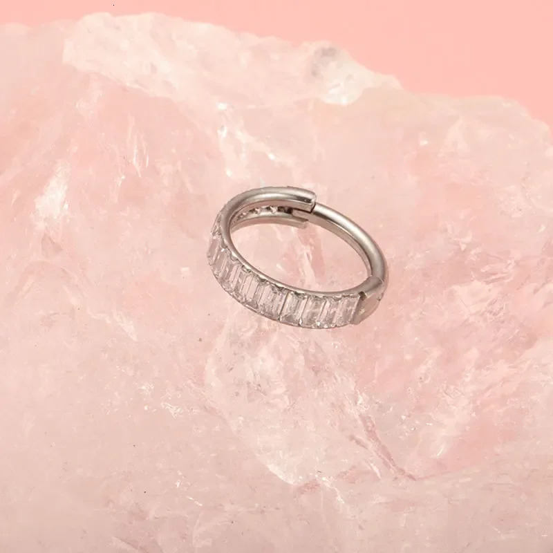 ASTM F136 Piercing Earrings Zircon Clicker Septum Nose Ring Conch Cartilage Tragus Helix Ear Piercing Body Jewelry 16G 250103