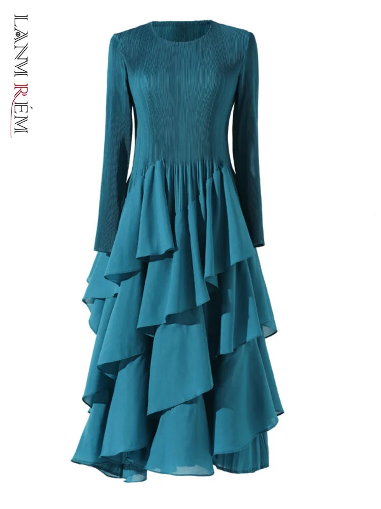Lanmrem elegant pleated womens long sleeved round neck long sleeved pleated A-line dress fashionable 2025 spring item 32C2026 250103