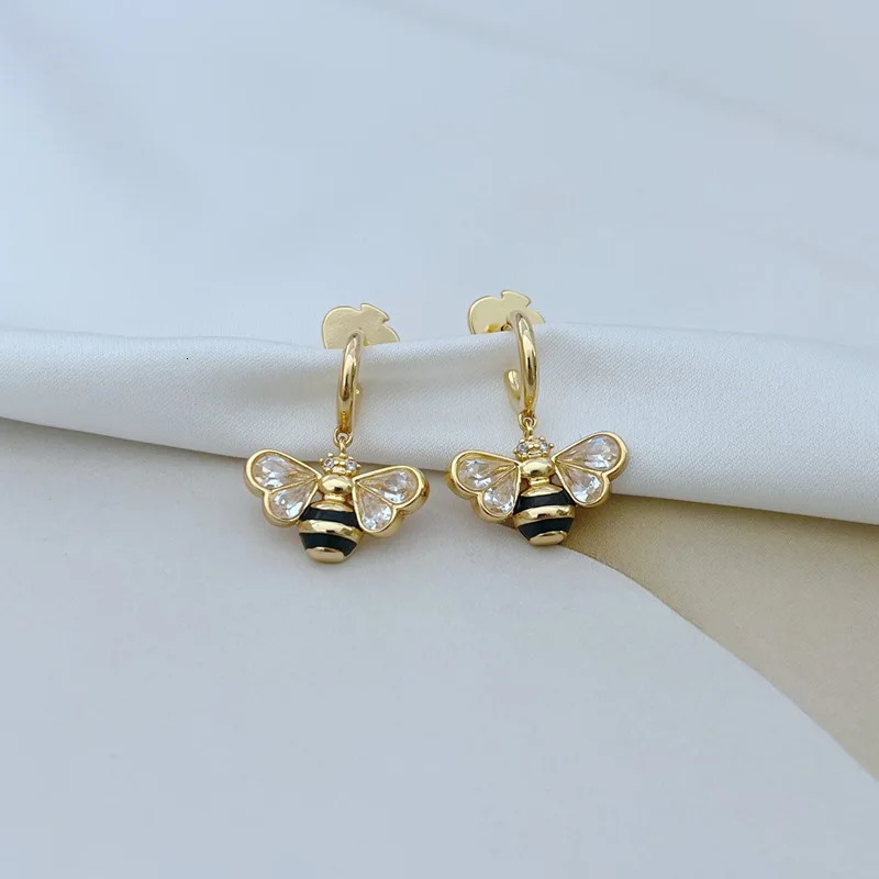 Fun Little Bee Ear Studs Earrings Necklace Set Woman Jewelry 250102