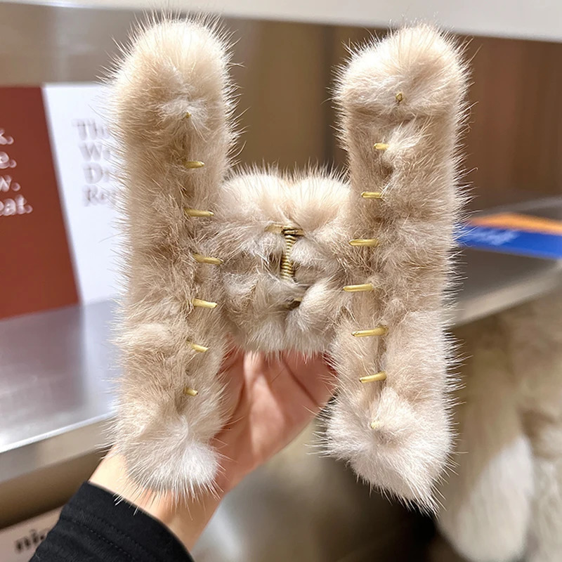Real Mink Fur Ponytail Hair Claws Hair Pins Clips Headwear Shark Clip Hairpins Crab for Women Girls Korean Hair Accessories 250106