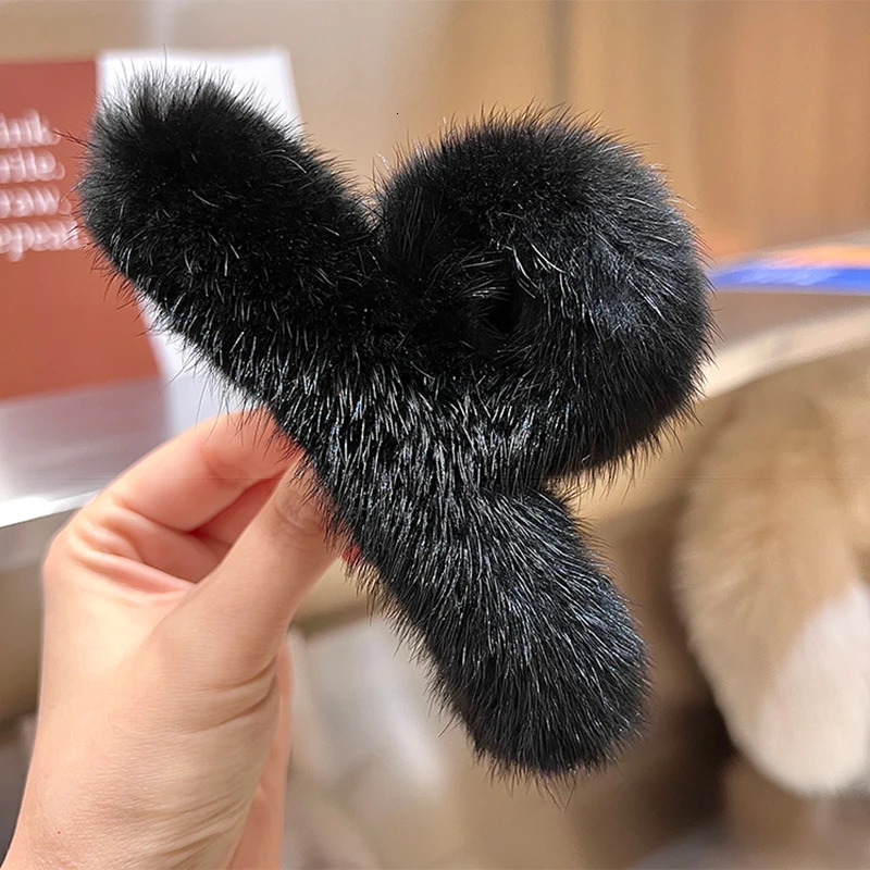 Hairpin Cute Plush Mink Fur Hair Claw Women Elegant Temperament Real Mink Fur Hairgrips Fashion Hair Accessories 250106