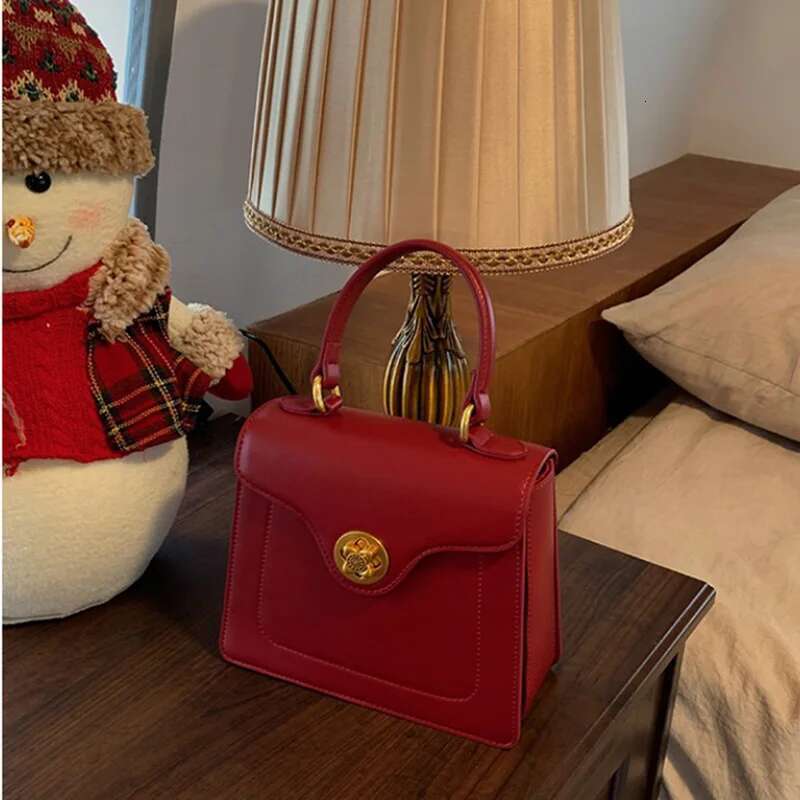 Handbag New Material Square French Style Elegant Retro Single Shoulder Crossbody Bag Wedding Banquet Commuter