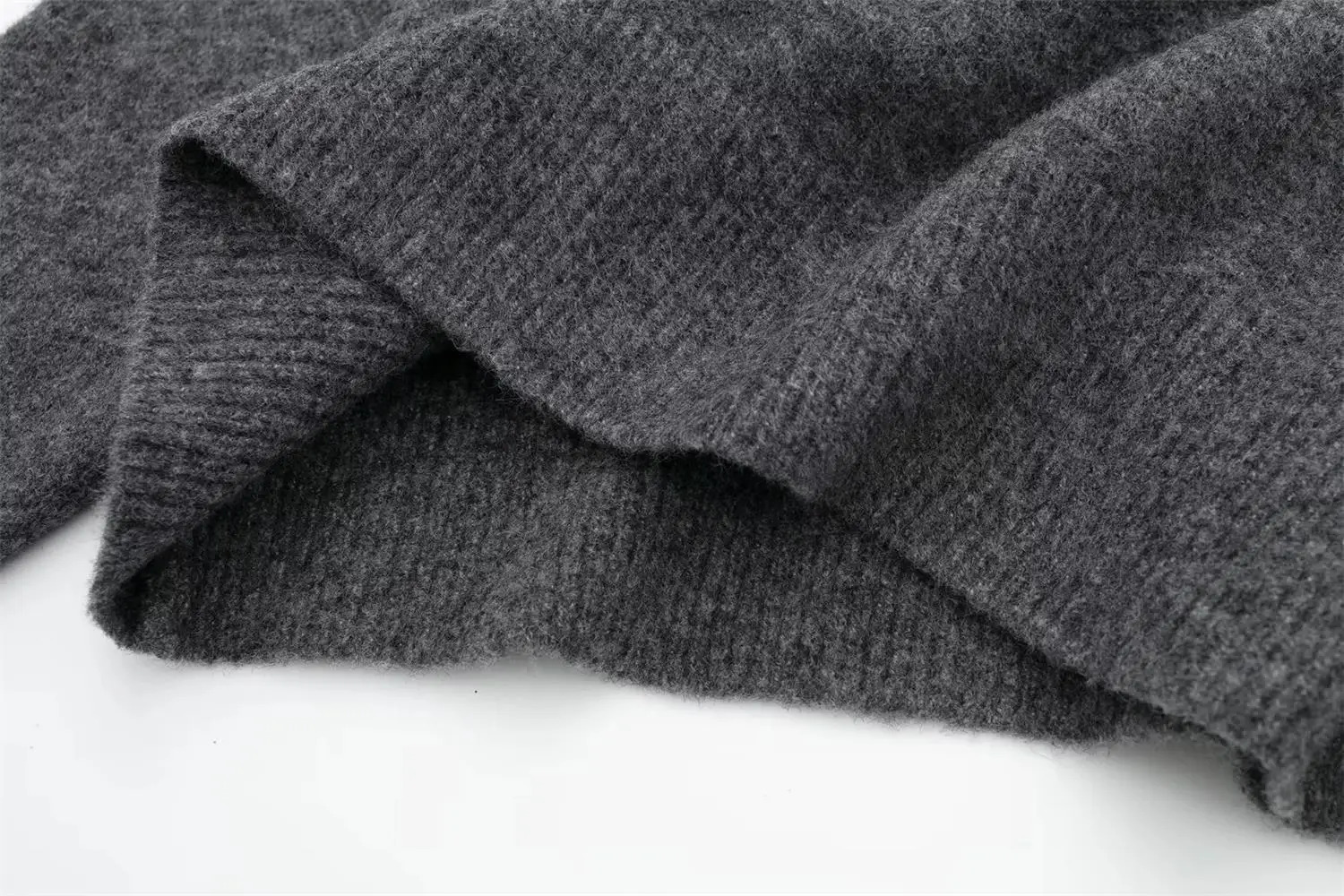 Womens Off Shoulder Soft Glutinous Sweater Base Loose Long Sleeved Pleated Knit 250103