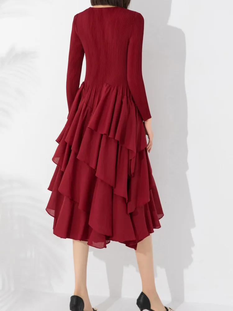 Lanmrem elegant pleated womens long sleeved round neck long sleeved pleated A-line dress fashionable 2025 spring item 32C2026 250103