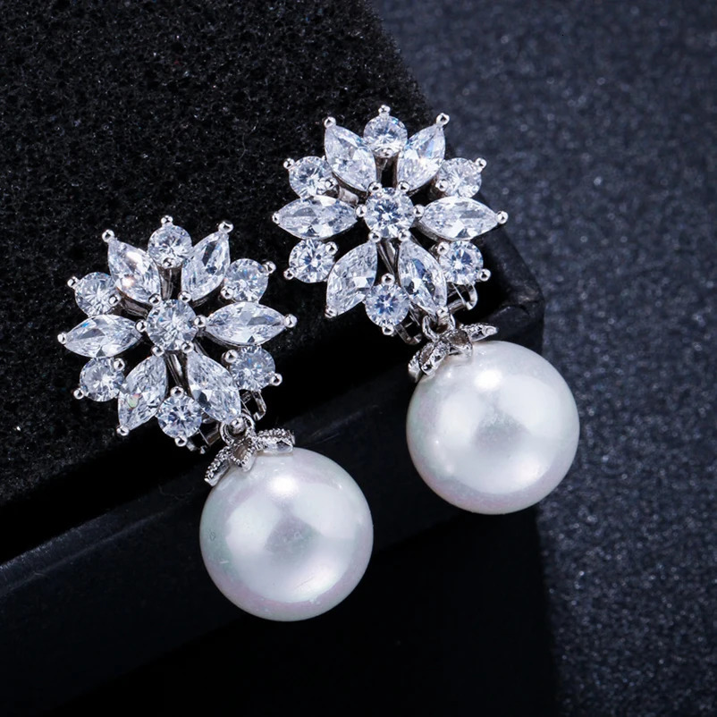 ThreeGraces Gorgeous Cubic Zirconia Stone Snowflake Simulated Pearl No Hole Ear Clip Earrings Without Piercing for Women EJ52 250103
