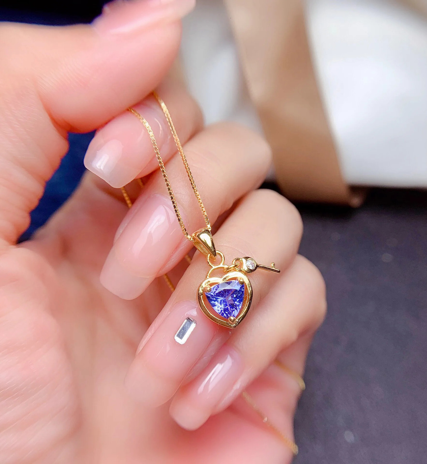 100% Natural Tanzanite Pendant 5.5mm Tanzanite Necklace Pendant Fashion 9256 Silver Lock and Key Pendant for Young Girl 250106