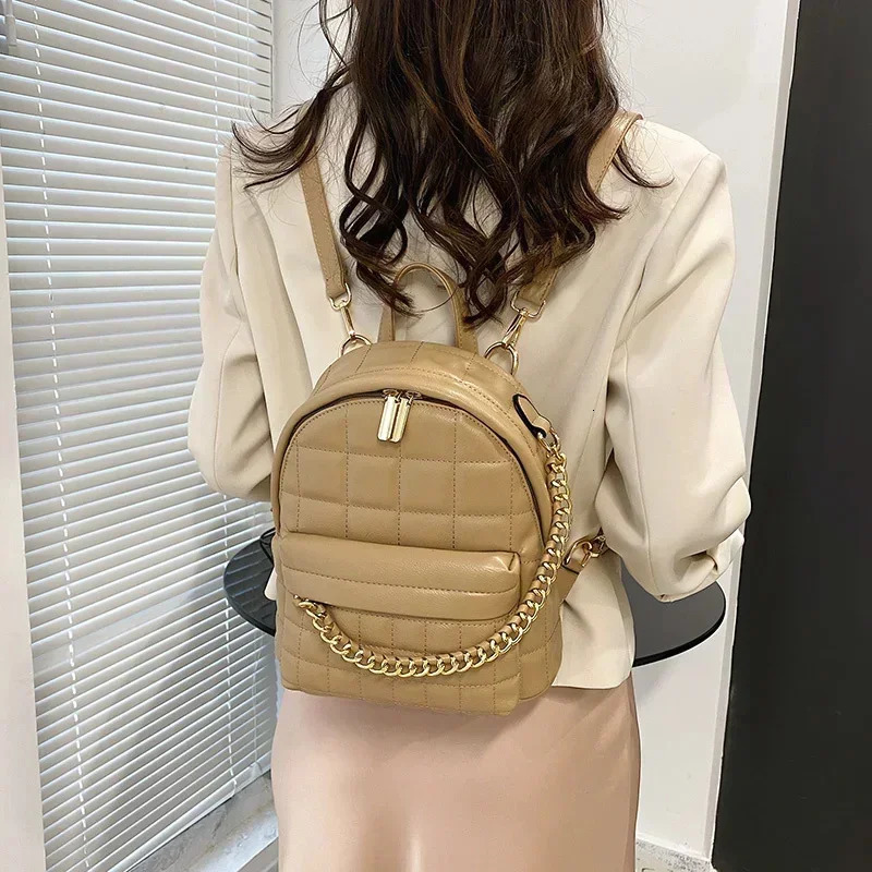 Fashion Women Leather Backpack Chain Teenage Shoulder Bag Backpacks Rucksack Small Female Daypack Bags 250102