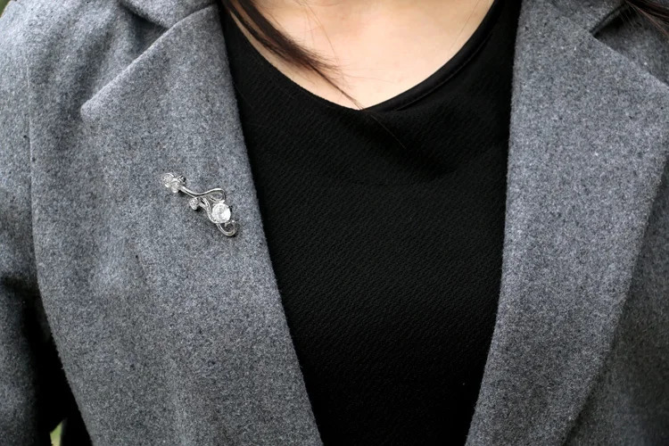 Female 925 Sterling Silver Zircon Leaves Brooch For Women Embossed n Brooch Wedding Aesthetic Jewelry Gift 241230