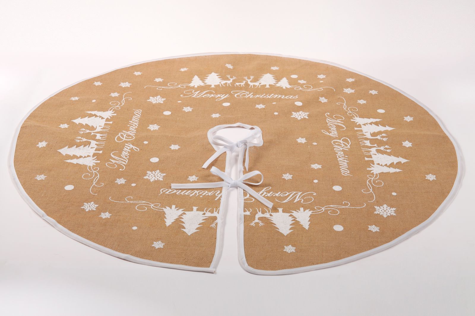 Elegant Christmas Tree Skirt - Ideal Accessory for a Merry Season
