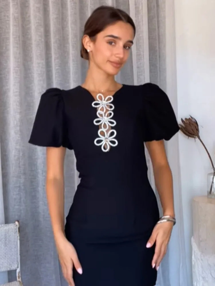 Elegant black metal flower decoration womens mini dress fashionable round neck short sleeved vest 2025 womens evening dress party dress 250103
