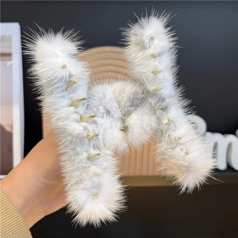 Hairpin Cute Plush Mink Fur Hair Claw Women Elegant Temperament Real Mink Fur Hairgrips Fashion Hair Accessories 250106