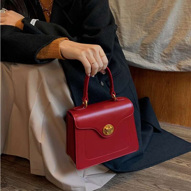 Handbag New Material Square French Style Elegant Retro Single Shoulder Crossbody Bag Wedding Banquet Commuter