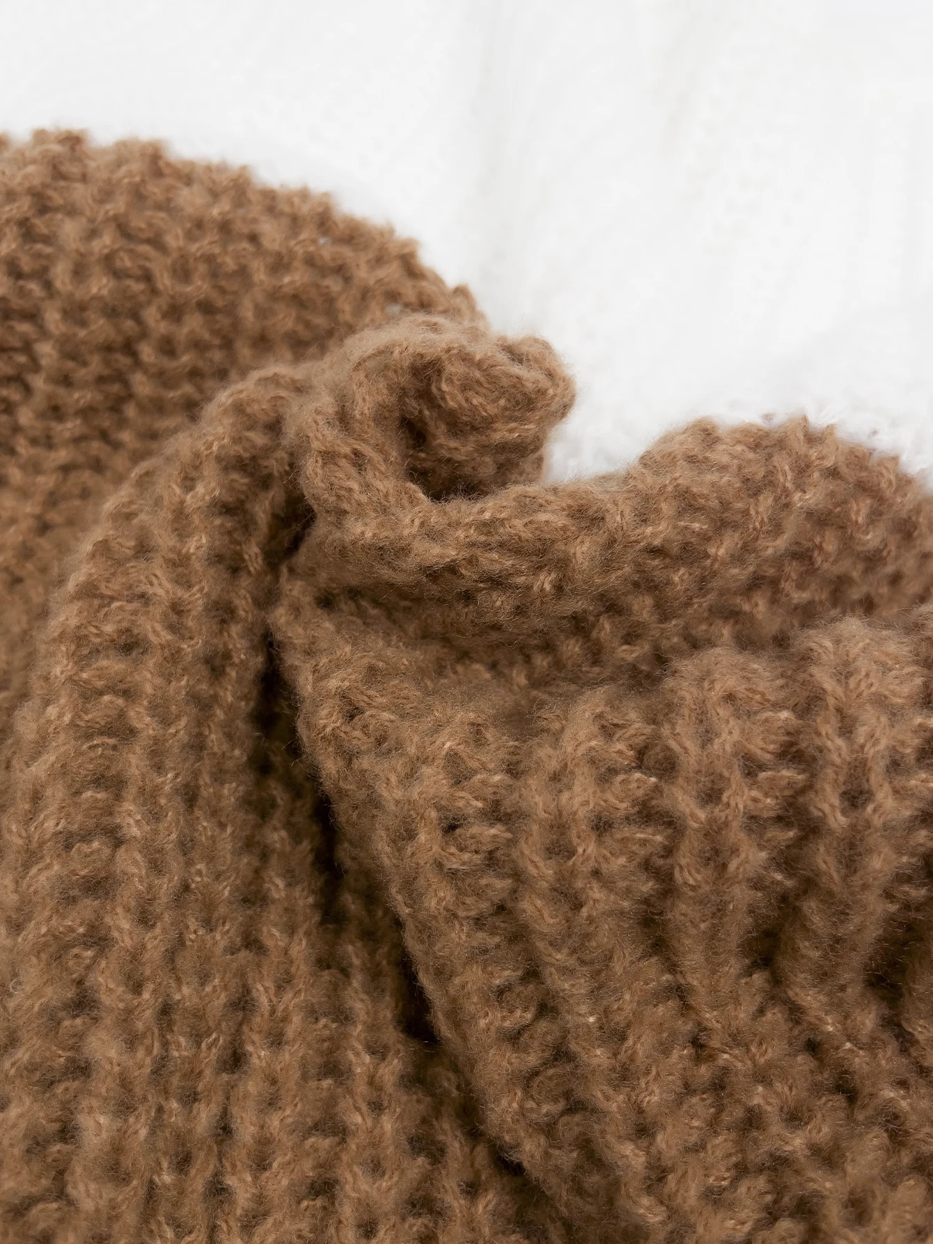 Color contrast bat sleeve pullover sweater line neck offtheshoulder patchwork color loose knit 250103