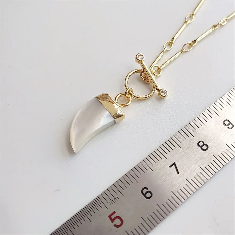 FUWO 1Pcs Small Horn Shell Necklace Golden OT Buckle Chain Exquisite And Lovely Suitable For Womens Daily Wear Style NC537 250106