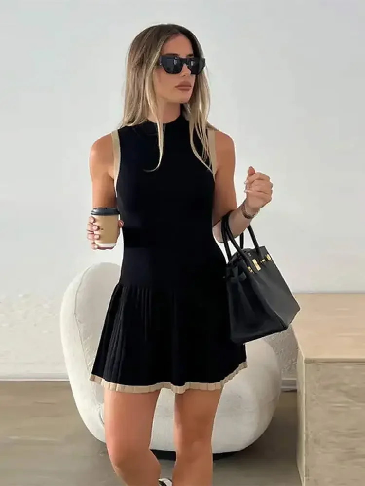Womens Sexy Color Blocking Knitted Oneck Mini Dress Elegant Sleeveless High Waist Pleated Dresses Lady Streetwear Robes 250103