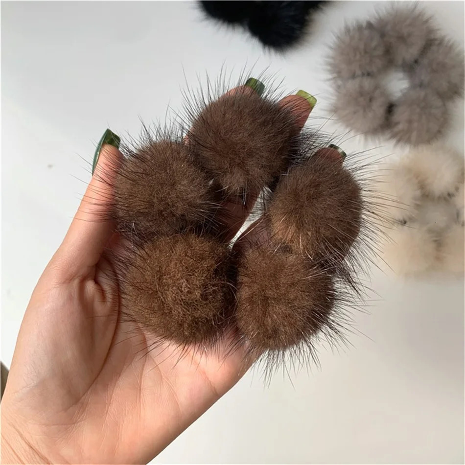 Fsahion Soft Hair Scrunchies Women Mink Fur Ball Cute Plush Elatic Hair Rope Rubber Band Ponytail Holder Headband Accessories 250106