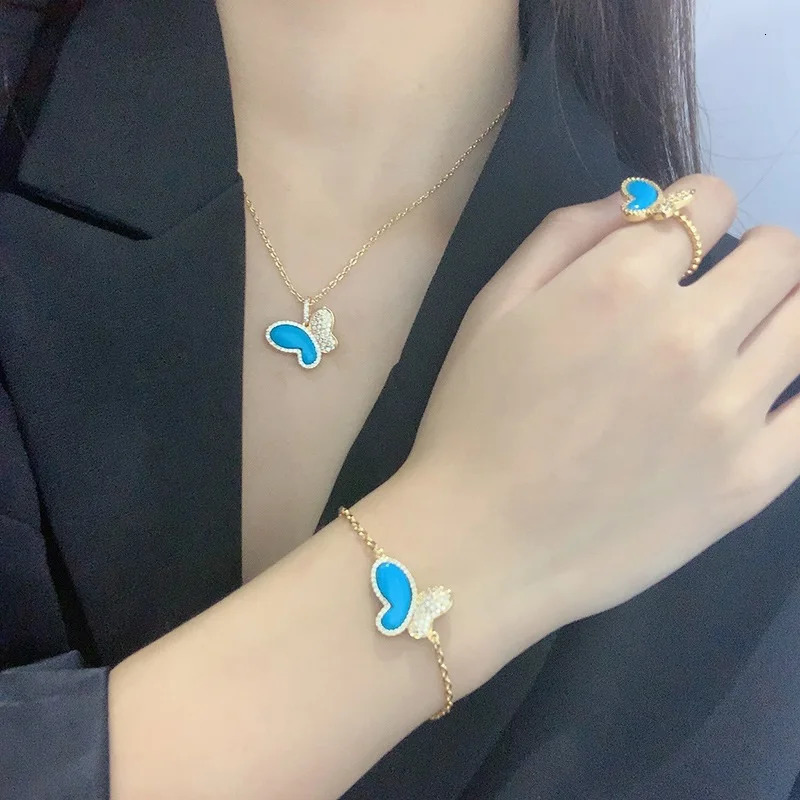 Shiny Butterfly Necklace Exquisite Clavicle Chain For Women Girl Light Ladies Party Neckchain Bracelet Ring Jewelry Set 250102