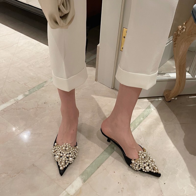 2024 New Fashion Pointy Head Pearl Half Slippers Fine Sandals Women's 42 Yards Middle Heeled Mules Shoes