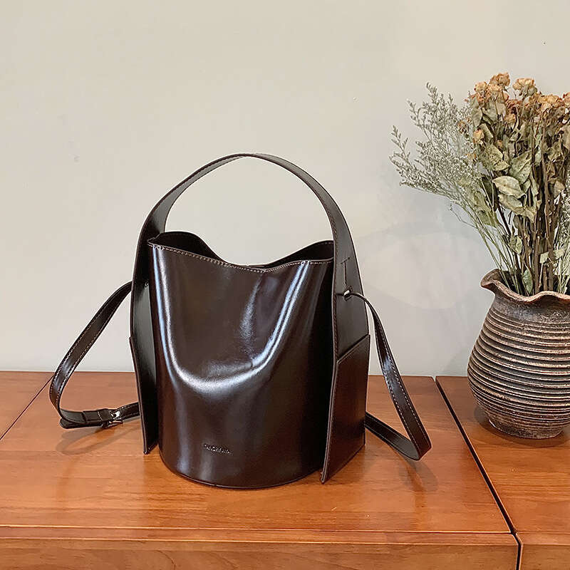 Women's Bags handbag Autumn/Winter Fashion Oil Wax Leather Ear Hanging Handheld Bucket Large Capacity Temperament Shoulder Bag