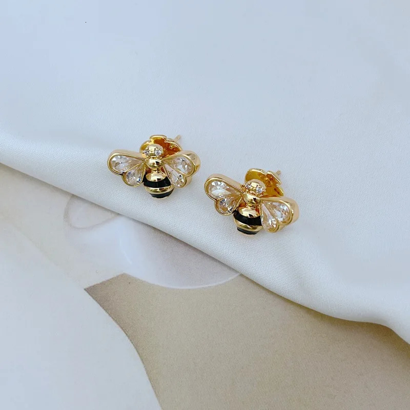 Fun Little Bee Ear Studs Earrings Necklace Set Woman Jewelry 250102